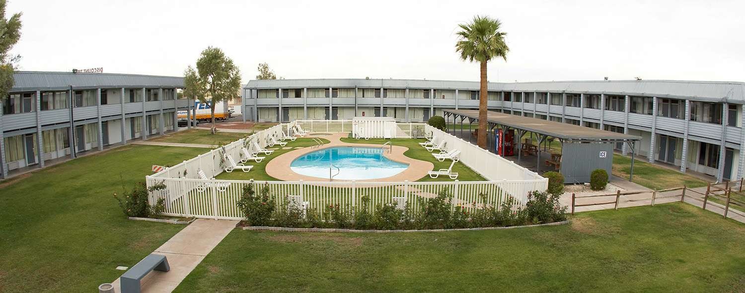 EZ-8 Motel Downtown Phoenix is Just Minutes From Phoenix Sky Harbor International Hotel