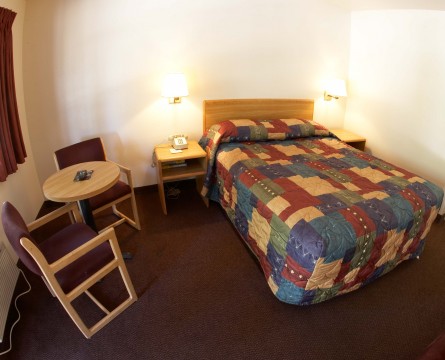 Clean And Affordable Lodging In Phoenix Az E Z 8 Motel