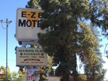 Welcome To EZ 8 Phoenix Airporter - Street Sign